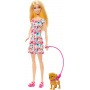 Muñeca Barbie con un cachorro de juguete y un perro en silla de ruedas, además de accesorios para mascotas