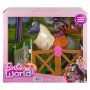 Barbie World Juego de Establo de Caballos con Caballo de Juguete, Salto y Accesorios, Juego de 7 Piezas