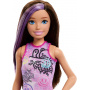 Muñeca Skipper de Barbie Family & Friends y accesorio, conjunto Skipper Babysitters, Inc. Muñeca con vestido extraíble y mochila