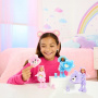 Muñeca pequeña Chelsea de Barbie Cutie Reveal Care Bears Series y accesorios, 6 sorpresas