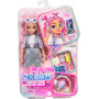 Muñeca Daisy Barbie Dream Besties y accesorios, muñeca articulada Daisy Jean con modas removibles y cabello ondulado rosa, 9 piezas con temática de DJ y música